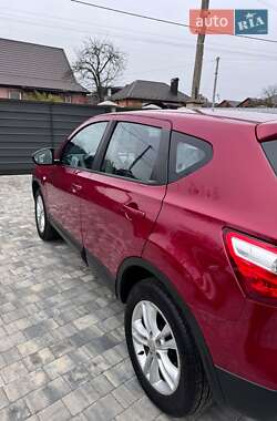 Внедорожник / Кроссовер Nissan Qashqai 2010 в 