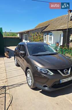 Внедорожник / Кроссовер Nissan Qashqai 2014 в 