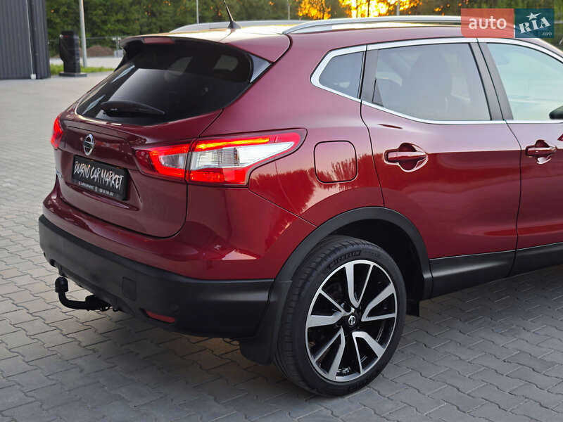 Позашляховик / Кросовер Nissan Qashqai 2016 в Дубні