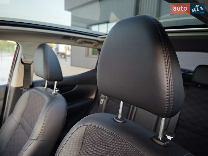 Позашляховик / Кросовер Nissan Qashqai 2016 в Дубні