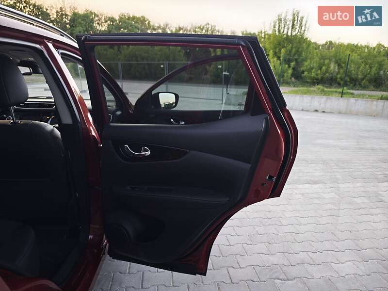 Позашляховик / Кросовер Nissan Qashqai 2016 в Дубні