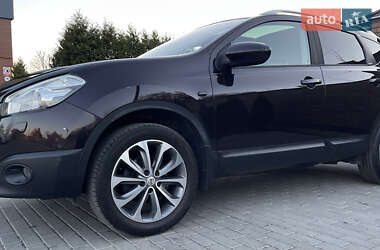 Позашляховик / Кросовер Nissan Qashqai 2010 в 