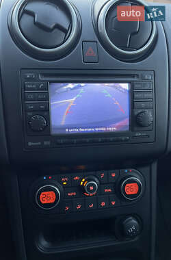 Позашляховик / Кросовер Nissan Qashqai 2010 в 