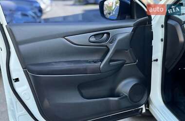 Внедорожник / Кроссовер Nissan Qashqai 2017 в 