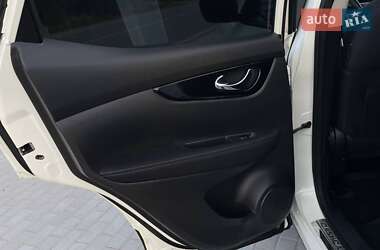 Позашляховик / Кросовер Nissan Qashqai 2015 в 