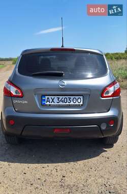 Позашляховик / Кросовер Nissan Qashqai 2011 в 