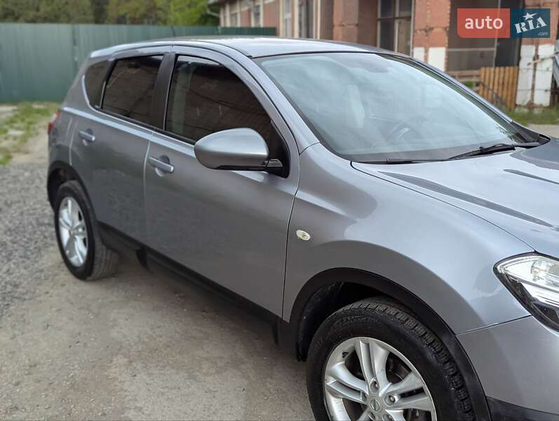 Позашляховик / Кросовер Nissan Qashqai 2010 в Івано-Франківську