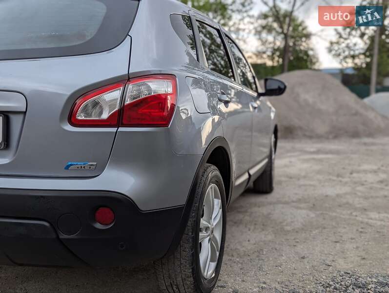 Позашляховик / Кросовер Nissan Qashqai 2010 в Івано-Франківську
