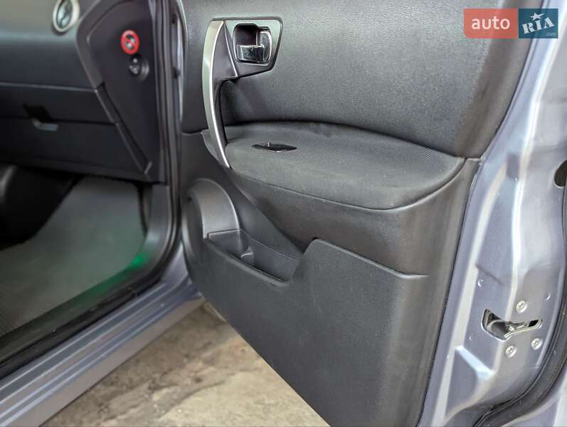 Позашляховик / Кросовер Nissan Qashqai 2010 в Івано-Франківську