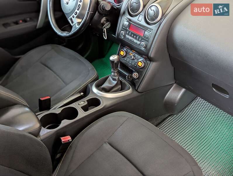Позашляховик / Кросовер Nissan Qashqai 2010 в Івано-Франківську
