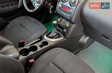 Внедорожник / Кроссовер Nissan Qashqai 2010 в 