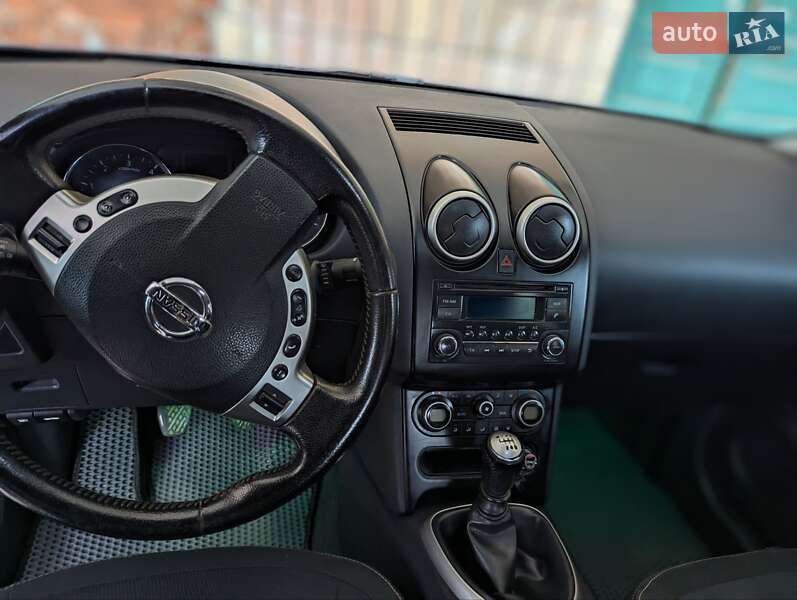 Позашляховик / Кросовер Nissan Qashqai 2010 в Івано-Франківську