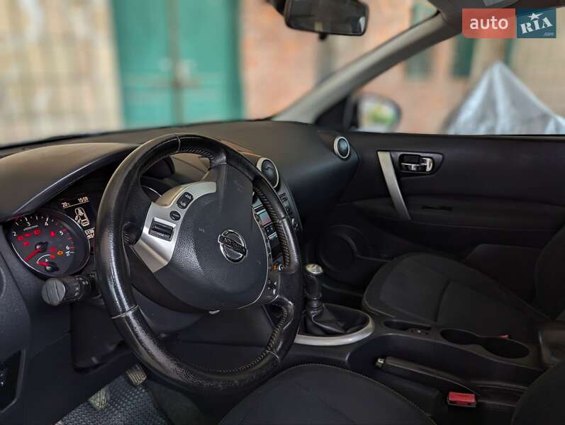 Позашляховик / Кросовер Nissan Qashqai 2010 в Івано-Франківську