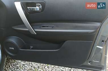 Позашляховик / Кросовер Nissan Qashqai 2011 в 