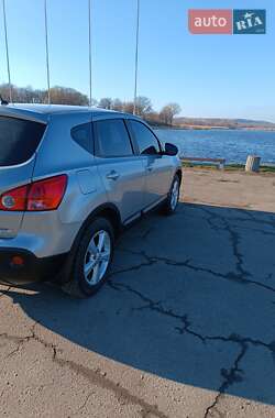 Внедорожник / Кроссовер Nissan Qashqai 2009 в 