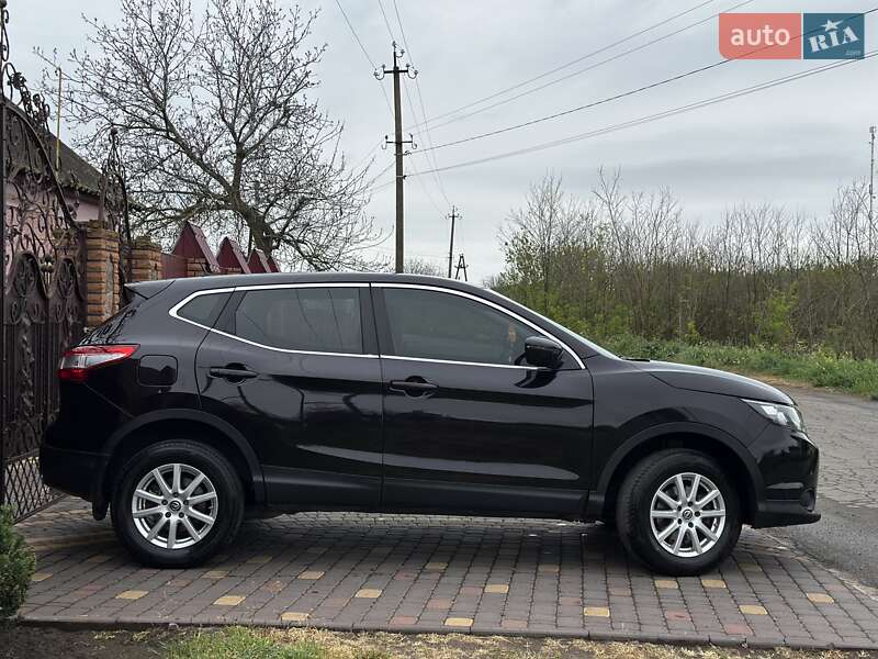Позашляховик / Кросовер Nissan Qashqai 2017 в Первомайську