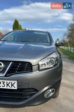 Внедорожник / Кроссовер Nissan Qashqai 2011 в 