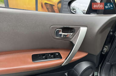 Позашляховик / Кросовер Nissan Qashqai 2007 в 