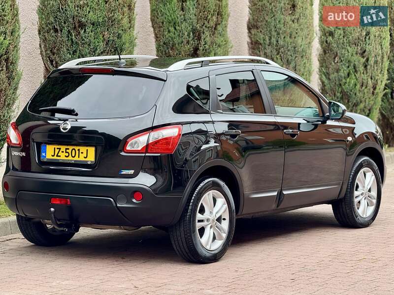 Позашляховик / Кросовер Nissan Qashqai 2010 в Стрию