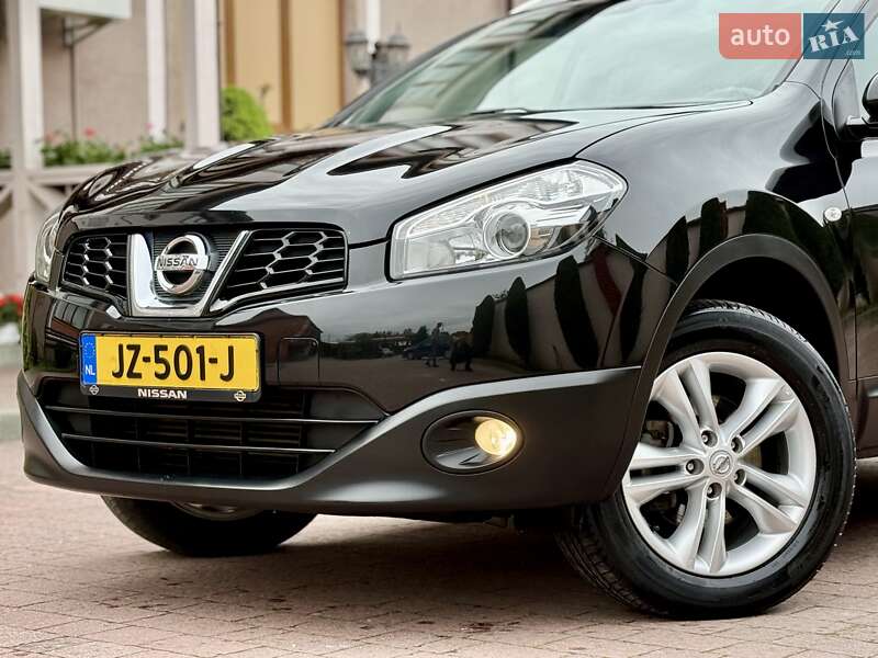 Позашляховик / Кросовер Nissan Qashqai 2010 в Стрию