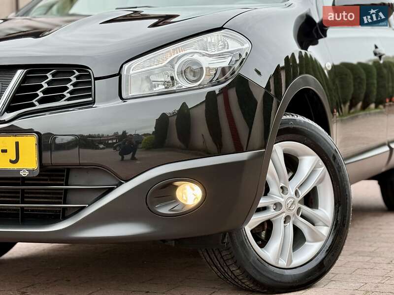 Позашляховик / Кросовер Nissan Qashqai 2010 в Стрию