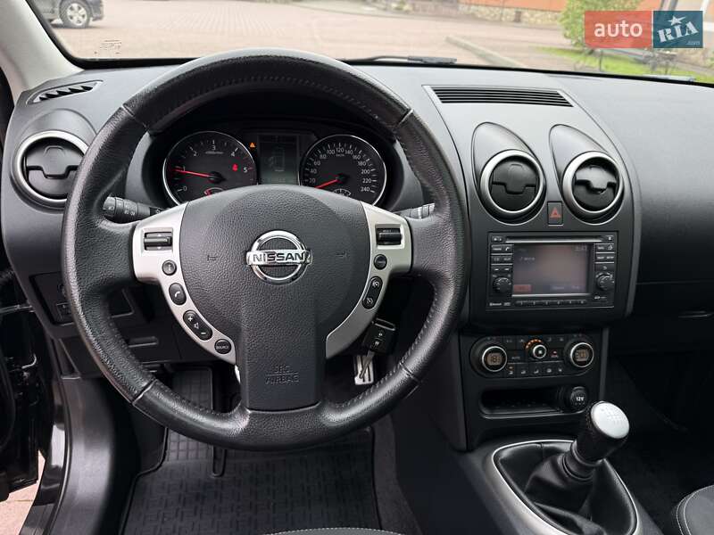 Позашляховик / Кросовер Nissan Qashqai 2010 в Стрию