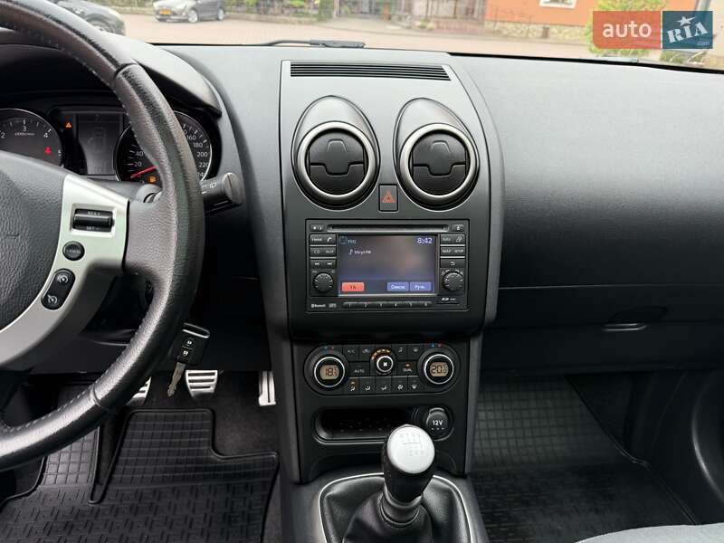 Позашляховик / Кросовер Nissan Qashqai 2010 в Стрию