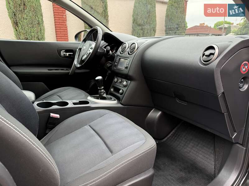 Позашляховик / Кросовер Nissan Qashqai 2010 в Стрию