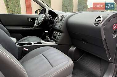 Внедорожник / Кроссовер Nissan Qashqai 2010 в 
