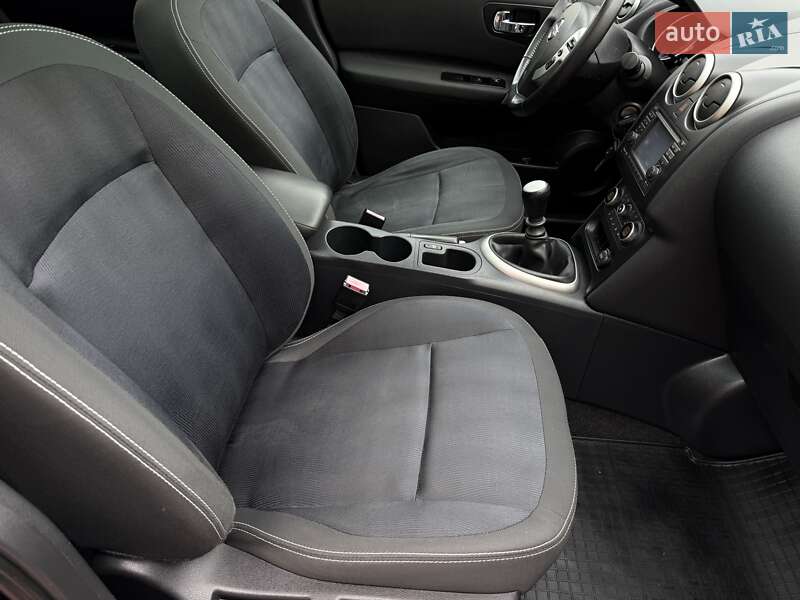 Позашляховик / Кросовер Nissan Qashqai 2010 в Стрию