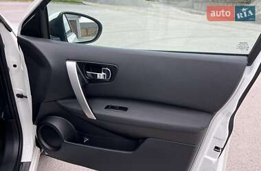Позашляховик / Кросовер Nissan Qashqai 2011 в 