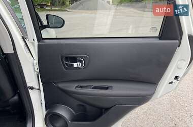 Позашляховик / Кросовер Nissan Qashqai 2011 в 