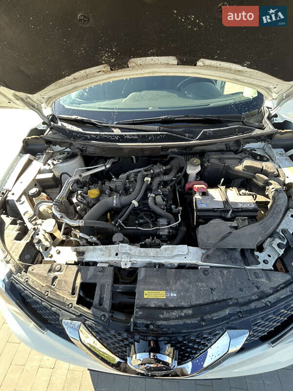 Внедорожник / Кроссовер Nissan Qashqai 2016 в Сумах