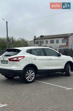 Позашляховик / Кросовер Nissan Qashqai 2016 в 