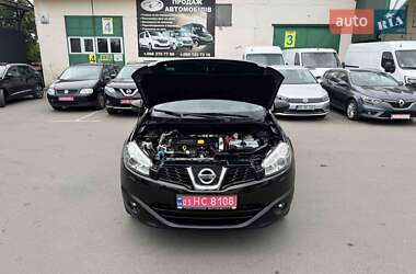 Внедорожник / Кроссовер Nissan Qashqai 2012 в 