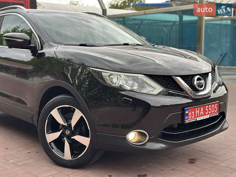 Внедорожник / Кроссовер Nissan Qashqai 2014 в Ровно