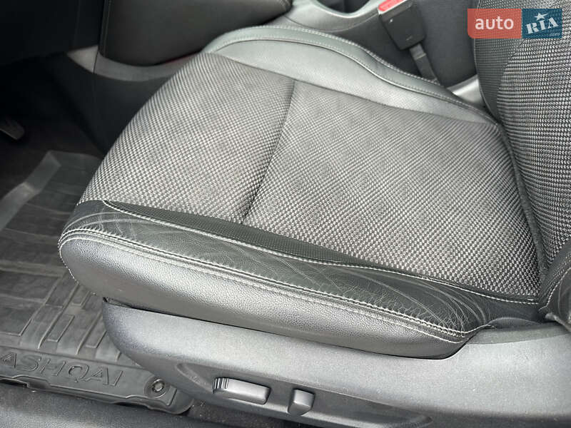 Внедорожник / Кроссовер Nissan Qashqai 2014 в Ровно