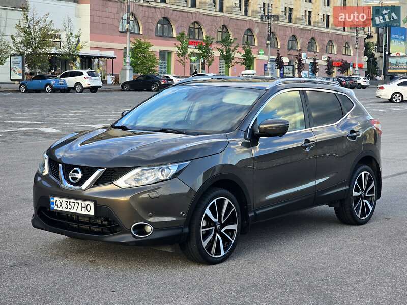 Внедорожник / Кроссовер Nissan Qashqai 2015 в Харькове