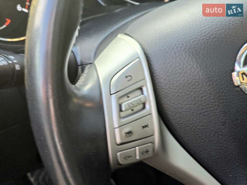 Внедорожник / Кроссовер Nissan Qashqai 2015 в Харькове