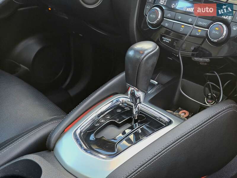 Внедорожник / Кроссовер Nissan Qashqai 2015 в Харькове