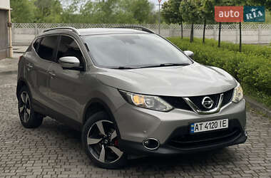 Внедорожник / Кроссовер Nissan Qashqai 2015 в Ивано-Франковске