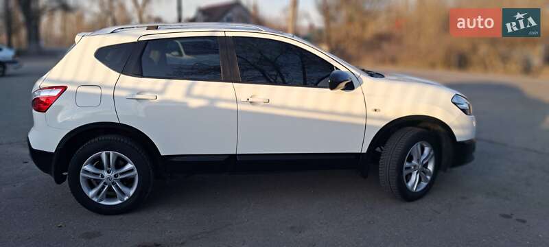 Позашляховик / Кросовер Nissan Qashqai 2011 в Кременчуці
