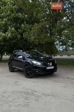 Внедорожник / Кроссовер Nissan Qashqai 2010 в 