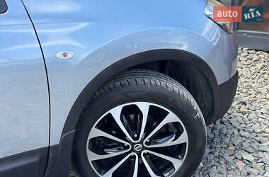 Позашляховик / Кросовер Nissan Qashqai 2013 в 