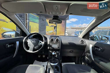 Позашляховик / Кросовер Nissan Qashqai 2013 в 