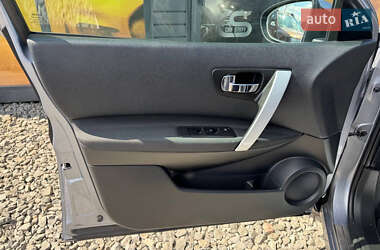 Позашляховик / Кросовер Nissan Qashqai 2013 в 