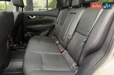 Внедорожник / Кроссовер Nissan Qashqai 2015 в 