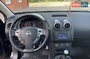 Позашляховик / Кросовер Nissan Qashqai 2010 в 