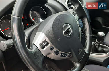 Позашляховик / Кросовер Nissan Qashqai 2009 в 