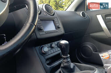 Позашляховик / Кросовер Nissan Qashqai 2010 в 